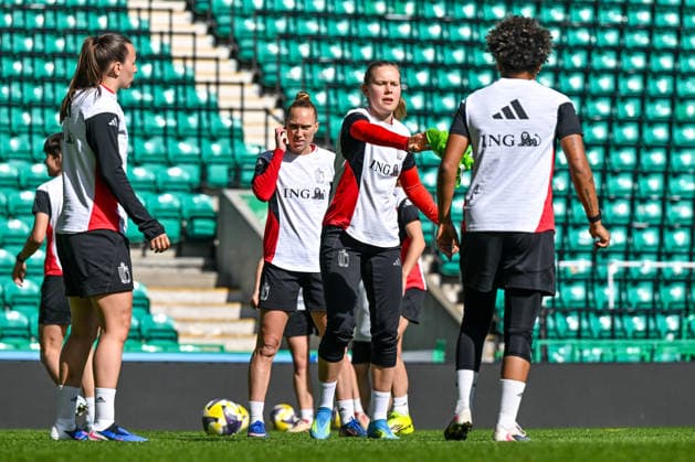 SOCCER WOMEN UEFA QUALIFIERS B4 MD3 SCOTLAND VS BELGIUM Jarne Teulings (10) of Belgium pictured during the MD-1 training session before a women football game between the national teams of Scotland and Belgium , called the Red Flames , on the third match day in League B Group B4 in the league stage of the 2026-27 UEFA Women s European Qualifiers competition , on Monday 13 April 2026 in Edinburgh , Scotland . PHOTO SPORTPIX Stijn Audooren Edinburgh Easter Road Stadium Scotland  Copyright: xSportpix.bex xStijnxAudoorenxStijnxAudoorenx