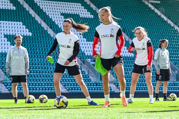 SOCCER WOMEN UEFA QUALIFIERS B4 MD3 SCOTLAND VS BELGIUM Aurelie Reynders (6) of Belgium , Amy Littel (3) of Belgium , Marie Detruyer (20) of Belgium pictured during the MD-1 training session before a women football game between the national teams of Scotland and Belgium , called the Red Flames , on the third match day in League B Group B4 in the league stage of the 2026-27 UEFA Women s European Qualifiers competition , on Monday 13 April 2026 in Edinburgh , Scotland . PHOTO SPORTPIX Stijn Audooren Edinburgh Easter Road Stadium Scotland  Copyright: xSportpix.bex xStijnxAudoorenxStijnxAudoorenx