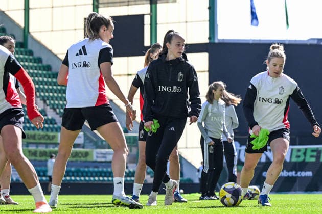SOCCER WOMEN UEFA QUALIFIERS B4 MD3 SCOTLAND VS BELGIUM Sari Kees (2) of Belgium , Elena Dhont (13) of Belgium pictured during the MD-1 training session before a women football game between the national teams of Scotland and Belgium , called the Red Flames , on the third match day in League B Group B4 in the league stage of the 2026-27 UEFA Women s European Qualifiers competition , on Monday 13 April 2026 in Edinburgh , Scotland . PHOTO SPORTPIX Stijn Audooren Edinburgh Easter Road Stadium Scotland  Copyright: xSportpix.bex xStijnxAudoorenxStijnxAudoorenx