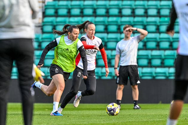 SOCCER WOMEN UEFA QUALIFIERS B4 MD3 SCOTLAND VS BELGIUM Hannah Eurlings (7) of Belgium and Sari Kees (2) of Belgium pictured during the MD-1 training session before a women football game between the national teams of Scotland and Belgium , called the Red Flames , on the third match day in League B Group B4 in the league stage of the 2026-27 UEFA Women s European Qualifiers competition , on Monday 13 April 2026 in Edinburgh , Scotland . PHOTO SPORTPIX Stijn Audooren Edinburgh Easter Road Stadium Scotland  Copyright: xSportpix.bex xStijnxAudoorenxStijnxAudoorenx