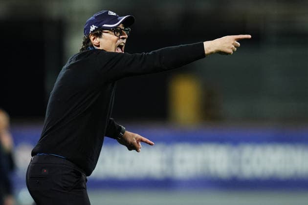 FiorentinaÕs head coach Paolo Vanoli shouts instructions to his players during the Serie A soccer match between Fiorentina and Lazio at the Artemio Franchi Stadium in Florence, north Italy - Monday, April 13, 2026 -  Copyright: xMassimoxPaolone LaPressex