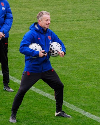 April 13, 2026, Renton, Washington, USA: Coach of the US Women Team during practice before the second of three-game series against Japan women national team, Nationalteam Renton USA - ZUMAw150 20260413_zsp_w150_008 Copyright: xJasonxWangx