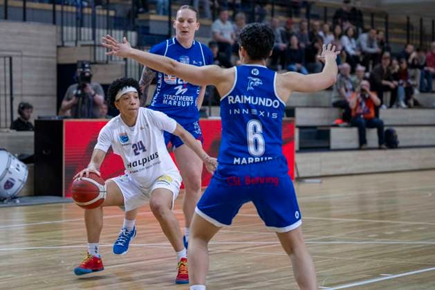 Toyota DBBL 2025 2026 Syntainics MBC vs BC Marburg Blue Dolphins Playoff Semifinal, Game 2 Halle Saale, Germany April 13, 2026 Pictured from left Liz Smith Halle , Lea Debeljak Marburg and Ana Raimundo Marburg Halle Saale swh Arena Sachsen Anhalt Germany