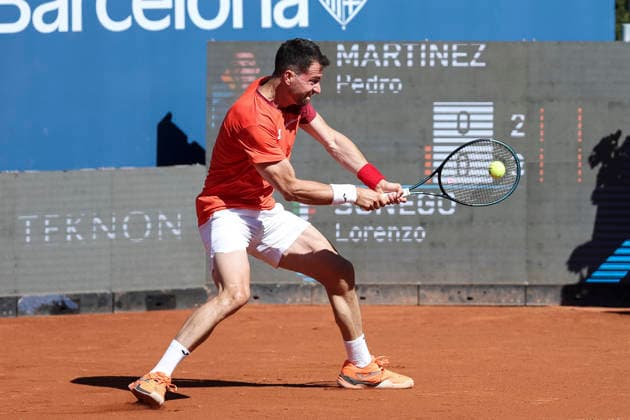 April 14, 2026, Barcelona, Barcelona, Spain: Pedro Martinez of Spain in action against Lorenzo Sonego of Italy during the Round of 32 tennis match of the Barcelona Open Banc Sabadell - Conde Godo 2026 Day 4 at Real Club de Tenis Barcelona on April 14, 2026 in Barcelona, Spain. Barcelona Open Banc Sabadell - Conde Godo 2026 Day 4  - ZUMAa181 20260414_zaa_a181_041 Copyright: xJavierxBorregox