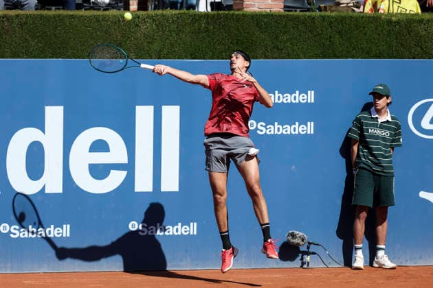 April 14, 2026, Barcelona, Barcelona, Spain: Lorenzo Sonego of Italy in action against Pedro Martinez of Spain during the Round of 32 tennis match of the Barcelona Open Banc Sabadell - Conde Godo 2026 Day 4 at Real Club de Tenis Barcelona on April 14, 2026 in Barcelona, Spain. Barcelona Spain - ZUMAa181 20260414_zaa_a181_047 Copyright: xJavierxBorregox