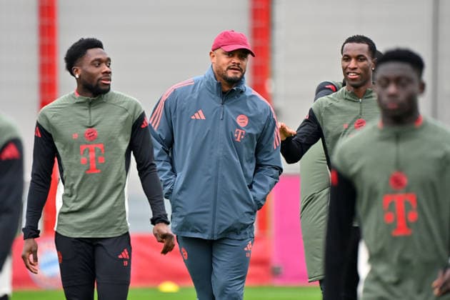 Coach Vincent KOMPANY Bayern Muenchen , front Alphonso DAVIES Bayern Muenchen ,re Nicolas JACKSON Bayern Muenchen final training on 14 04 2026 Soccer Champions League,Season 2025 26, Quarterfinal FC Bayern Muenchen Real Madrid on 15 04 2026 A L L I A N Z A R E N A Â