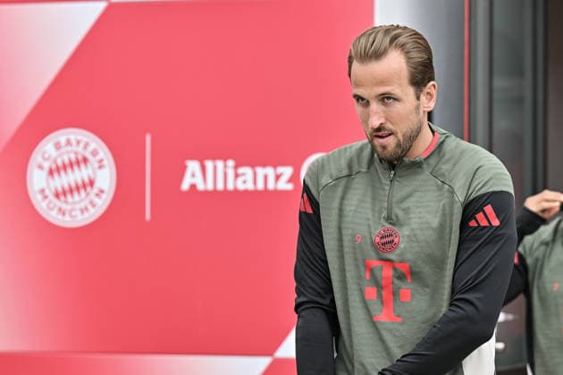 MUNICH, GERMANY - 14. APRIL: Harry KANE (FC Bayern Munich 9) on the way to the pitch during the final Training before the UEFA Champions League Quarterfinal between FC Bayern Munich vs. Real Madrid CF at FC Bayern Trainings ground Saebener Strasse Munich Copyright: xBEAUTIFULxSPORTS Goldbergx