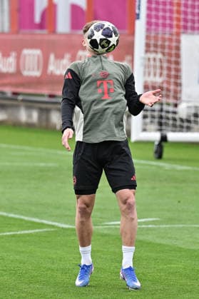 MUNICH, GERMANY - 14. APRIL: Joshua KIMMICH (FC Bayern Munich 6) during the final Training before the UEFA Champions League Quarterfinal between FC Bayern Munich vs. Real Madrid CF at FC Bayern Trainings ground Saebener Strasse Munich Copyright: xBEAUTIFULxSPORTS Goldbergx
