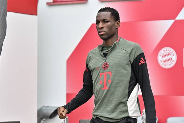 MUNICH, GERMANY - 14. APRIL: Nicolas JACKSON (FC Bayern Munich 11) on the way to the pitch during the final Training before the UEFA Champions League Quarterfinal between FC Bayern Munich vs. Real Madrid CF at FC Bayern Trainings ground Saebener Strasse Munich Copyright: xBEAUTIFULxSPORTS Goldbergx