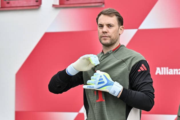 MUNICH, GERMANY - 14. APRIL: Manuel NEUER (FC Bayern Munich 1) on the way to the pitch during the final Training before the UEFA Champions League Quarterfinal between FC Bayern Munich vs. Real Madrid CF at FC Bayern Trainings ground Saebener Strasse Munich Copyright: xBEAUTIFULxSPORTS Goldbergx