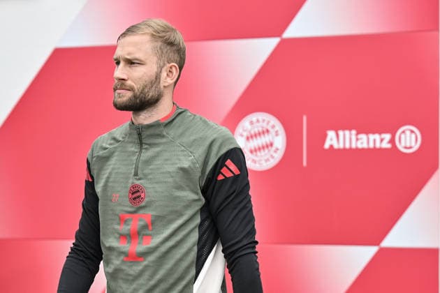 MUNICH, GERMANY - 14. APRIL: Konrad LAIMER (FC Bayern Munich 27) on the way to the pitch during the final Training before the UEFA Champions League Quarterfinal between FC Bayern Munich vs. Real Madrid CF at FC Bayern Trainings ground Saebener Strasse Munich Copyright: xBEAUTIFULxSPORTS Goldbergx