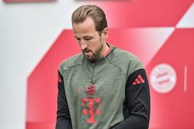 MUNICH, GERMANY - 14. APRIL: Harry KANE (FC Bayern Munich 9) on the way to the pitch during the final Training before the UEFA Champions League Quarterfinal between FC Bayern Munich vs. Real Madrid CF at FC Bayern Trainings ground Saebener Strasse Munich Copyright: xBEAUTIFULxSPORTS Goldbergx