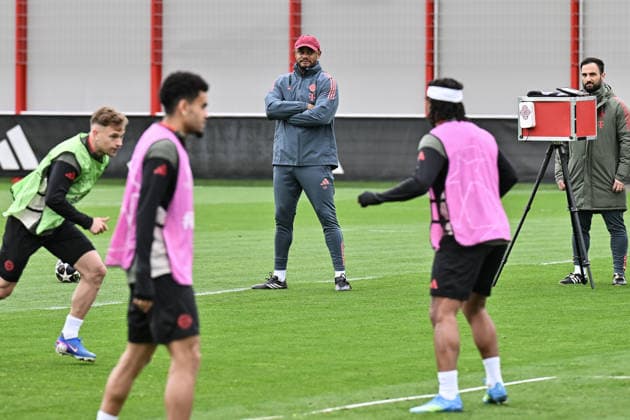 MUNICH, GERMANY - 14. APRIL: Vincent KOMPANY Trainer FC Bayern München during the final Training before the UEFA Champions League Quarterfinal between FC Bayern Munich vs. Real Madrid CF at FC Bayern Trainings ground Saebener Strasse Munich Copyright: xBEAUTIFULxSPORTS Goldbergx
