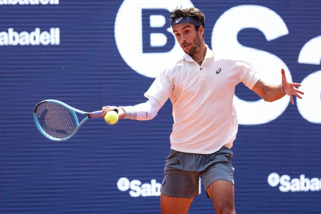April 14, 2026, Barcelona, Barcelona, Spain: Lorenzo Musetti of Italy in action against Martin Landalice of Spain during the First round tennis match of the Barcelona Open Banc Sabadell - Conde Godo 2026 Day 4 at Real Club de Tenis Barcelona on April 14, 2026 in Barcelona, Spain. Barcelona Spain - ZUMAa181 20260414_zaa_a181_061 Copyright: xJavierxBorregox