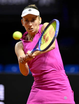 Elise Mertens BEL Action Tennis Ladies Porsche Cup Porsche Tennis Grand Prix GP Stuttgart 2026 Porsche Arena 11 19 04 2026 DFL REGULATIONS PROHIBIT ANY USE OF PHOTOGRAPHS AS IMAGE SEQUENCES AND OR QUASI VIDEO Tennis Ladies Porsche Cup Porsche Tennis Grand Prix GP Stuttgart 2026