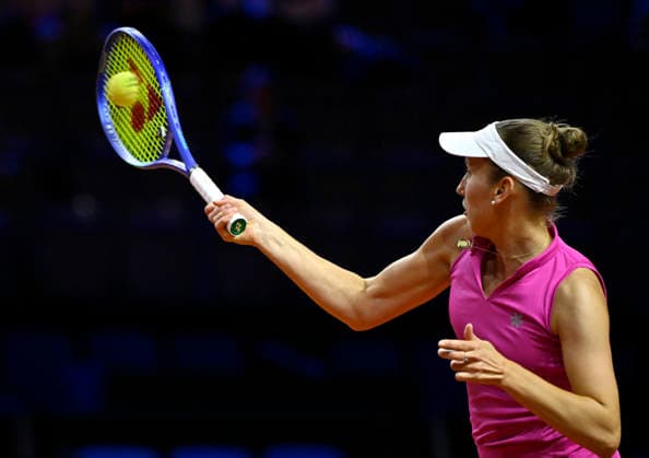 Elise Mertens BEL Action Tennis Ladies Porsche Cup Porsche Tennis Grand Prix GP Stuttgart 2026 Porsche Arena 11 19 04 2026 DFL REGULATIONS PROHIBIT ANY USE OF PHOTOGRAPHS AS IMAGE SEQUENCES AND OR QUASI VIDEO Tennis Ladies Porsche Cup Porsche Tennis Grand Prix GP Stuttgart 2026