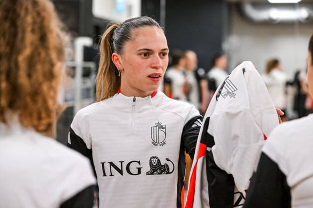 SOCCER WOMEN UEFA QUALIFIERS B4 MD3 SCOTLAND VS BELGIUM Jill Janssens (17) of Belgium pictured during the MD-2 training session before a women football game between the national teams of Scotland and Belgium , called the Red Flames , on the third match day in League B Group B4 in the league stage of the 2026-27 UEFA Women s European Qualifiers competition , on Tuesday 14 April 2026 in Edinburgh , Scotland . PHOTO SPORTPIX Stijn Audooren Edinburgh Easter Road Stadium Scotland  Copyright: xSportpix.bex xStijnxAudoorenxStijnxAudoorenx