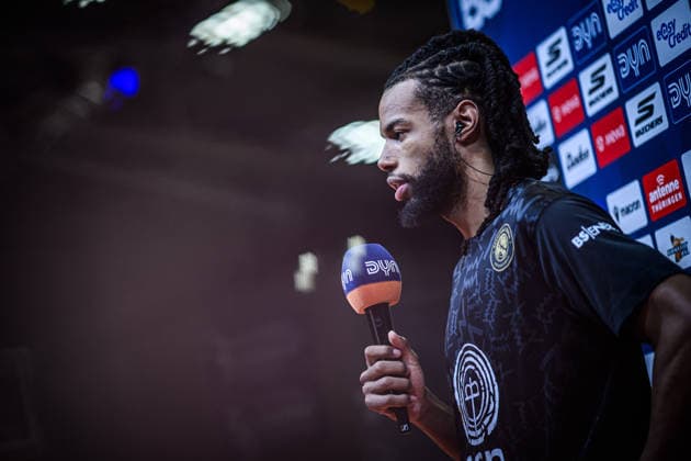 easycredit BBL Basketball Bundesliga 2025 2026 Catch-up match 23 Matchday 14 04 2026 Science City Jena vs Basketball Löwen Braunschweig Chip Flanigan Braunschweig in an interview at DYN Sparkassen Arena