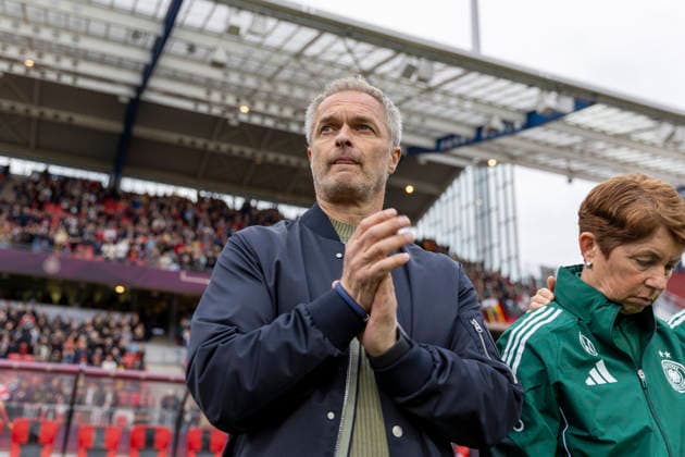 GER, nuremburg, football, womens football, womens world cup qualifiers, matchday 3, Germany vs. Austria in picture f.l.: Christian Wueck (Coach Germany), during the national anthems 14.04.2026, Max-Morlock Stadium Nuremberg DFB REGULATIONS PROHIBIT ANY USE OF PHOTOGRAPHS AS IMAGE SEQUENCES AND OR QUASI-VIDEO, Nuremberg Max-Morlock Stadium Bavaria Germany Copyright: xPaulxFritzx