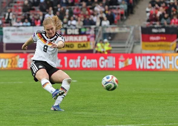 14 04 2026 Soccer womens soccer international World Cup qualifier qualifying match qualifying match for the 2027 World Cup Germany gg Austria Sportfoto Zink DaMa xdaxmax Sjoeke Nüsken Nuesken 9, Germany with shot on goal