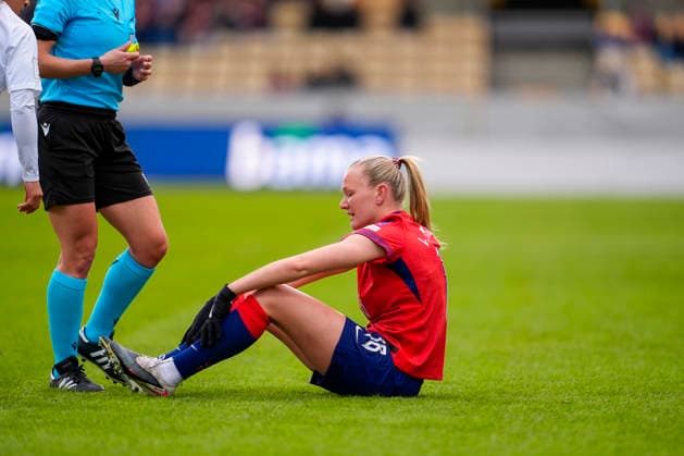 Women s international football match Norway Slovenia Lillestrom 20260414 Norway s Frida Maanum out with injury in the Women s World Cup qualifying match between Norway and Slovenia at Arasen Stadium Photo Lise Aserud NTB Lillestrom Norway EDITORIAL USE ONLY RESTRICTED USE FOR BETTING COMPANIES  Copyright: xLisexAserudx xNTBx