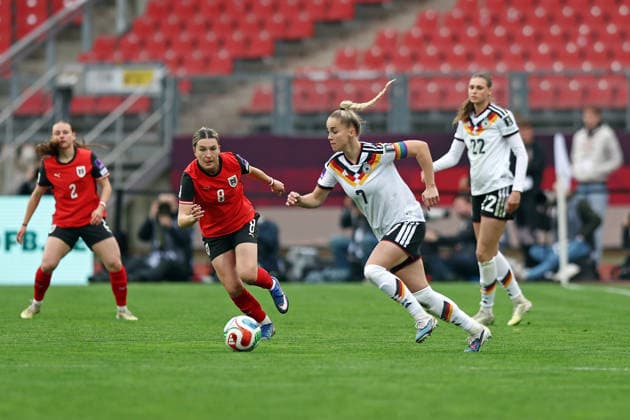 14 04 2026, xovx, Soccer Women World Cup Qualification, Germany Austria v l Chiara D Angelo Austria , Barbara Dunst Austria , Giulia Gwinn Germany , Jule Brand Germany Nuremberg Max Morlock Stadion Bayern Germany DE