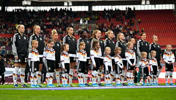 14 04 2026, World Cup Qualification Europe, Women 2026, Matchday 3, Germany Austria, at Max Morlock Stadium Nuremberg, The players stand in a row