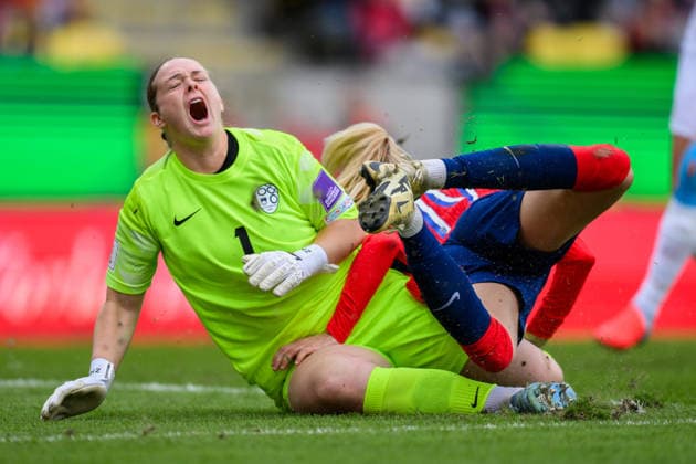 260414 goalkeeper Zala Mersnik of Slovenia and Ada Hegerberg of Norway during the FIFA Women s World Cup Qualifier football match between Norway and Slovenia on April 14, 2026 in Lillestrom Photo Marius Simensen BILDBYRAN COP 238 VG0919 bbeng fotball soccer football fotboll fifa world cup qualifiers vm kvalifisering kvinner vm kvalik landskamp dam norge norway slovenien slovenia  Copyright: MARIUSxSIMENSEN BB260414BB413