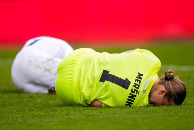 Women s international football match Norway Slovenia Lillestrom 20260414 Slovenia s Zala Mersnik goalkeeper injured in the Women s World Cup qualifying match between Norway and Slovenia at Arasen Stadium Photo Lise Aserud NTB Lillestrom Norway EDITORIAL USE ONLY RESTRICTED USE FOR BETTING COMPANIES  Copyright: xLisexAserudx xNTBx