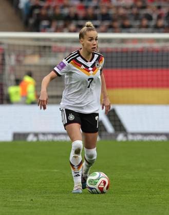 14 04 2026 Soccer womens soccer international match world cup qualifying match qualifying match for the world cup 2027 Germany gg Austria Sportfoto Zink DaMa xdaxmax Giulia Gwinn 7, Germany cropped single image