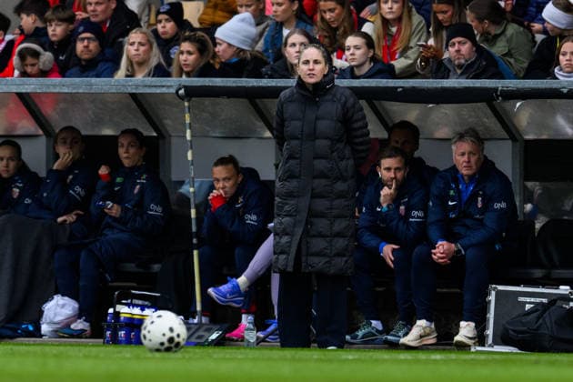 260414 Head coach Gemma Grainger of Norway during the FIFA Women s World Cup Qualifier football match between Norway and Slovenia on April 14, 2026 in Lillestrom Photo Vegard Grott BILDBYRAN kod VG VG0919 bbeng fotball soccer football fotboll fifa world cup qualifiers vm kvalifisering kvinner vm kvalik landskamp dam norge norway slovenien slovenia  Copyright: VEGARDxGRoTT BB260414VG021