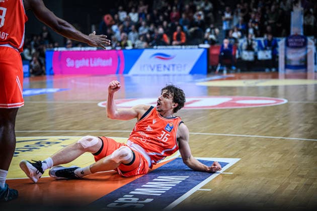 easycredit BBL Basketball Bundesliga 2025 2026 Catch-up match 23 Matchday 14 04 2026 Science City Jena vs Basketball Löwen Braunschweig Kristofer Krause Jena celebrates on the ground after winning the ball Sparkassen Arena