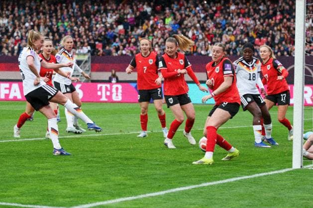 The shot by Janina Minge 5 Germany , left, can only be clapped off by the Austrian goalkeeper, followed by the 1 0 by Nicole Anyomi 18 Germany , Germany vs. Austria, DFB, Football, Women, Womens World Cup Qualification, Group Stage, Group D, Matchday 3 of 6, Season 2025 26, 14 04 2026 Nuremberg Bavaria Germany Copyright: xkolbert-press MartinxAgüerax