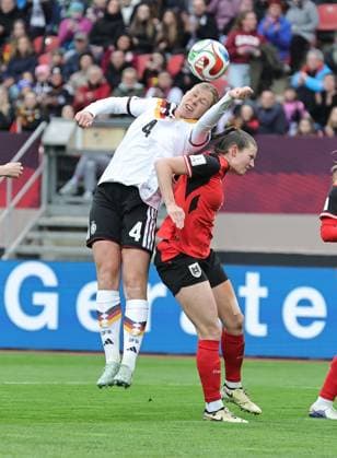 14 04 2026 Soccer womens soccer international World Cup qualifier qualifying match qualifying match for the 2027 World Cup Germany gg Austria Sportfoto Zink DaMa xdaxmax Rebecca Knaak 4, Germany Virginia Kirchberger 13, Austria