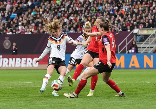 14 04 2026 Soccer womens soccer international World Cup qualifier qualifying match qualifying match for the 2027 World Cup Germany gg Austria Sportfoto Zink DaMa xdaxmax Vivien Endemann 8, Germany with shot on goal