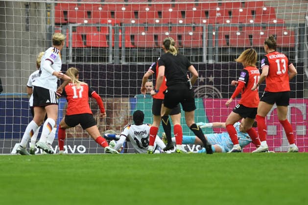 Deutschland vs. Österreich, Nuremberg, Max-Morlock-Stadium Germany ,Nuremberg, Max-Morlock-Stadium - 14 Apr 2026 - Fussball, Women™s Nation Team - Deutschland vs. Österreich Image: (fLTR) Nicole Anyomi (GER) celebrating with her team after scoring the 1-0 goal in the 17th minute. Nuremberg Max-Morlock-Stadium Bayern Germany Copyright: xPresseFotoxEvansx xRyanxEvansx