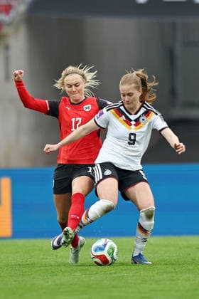 14 04 2026, xovx, Football Womens World Cup Qualification, Germany Austria v l Sarah Puntigam Austria , Sjoeke Nüsken Germany Nuremberg Max Morlock Stadion Bayern Germany DE