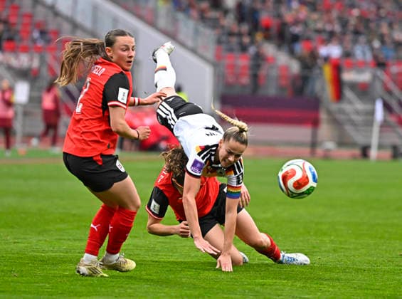 14 04 2026, World Cup Qualification Europe, Women 2026, Matchday 3, Germany Austria, at Max Morlock Stadium Nuremberg, Giulia Gwinn Germany falls to the ground