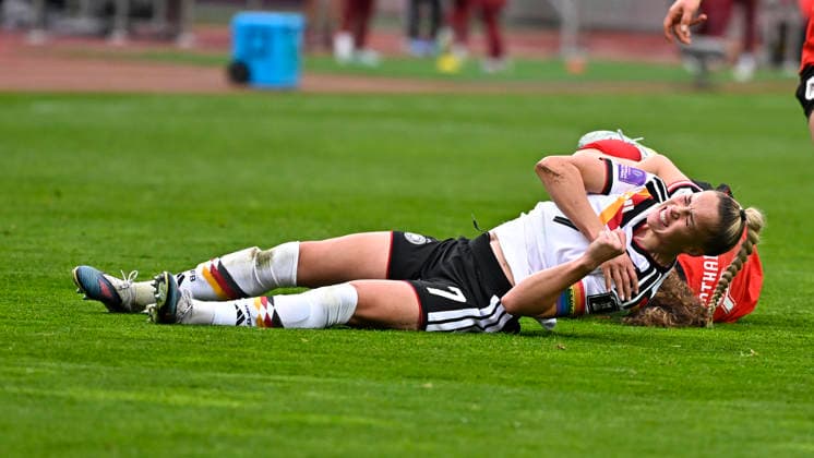 14 04 2026, World Cup Qualification Europe, Women 2026, Matchday 3, Germany Austria, in the Max Morlock Stadium Nuremberg, Giulia Gwinn Germany battered on the ground