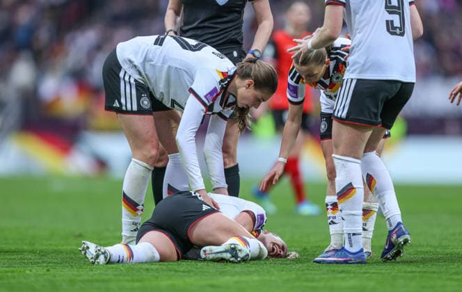 GER, Nuremberg, Germany vs Austria, International Match, Football, FIFA, 2026 2027 Season, World Cup Qualification, Max Morlock Stadium, 3 Matchday in Picture Injury to Giulia Gwinn Germany Women 7 , Pain DFB DFL REGULATIONS PROHIBIT ANY USE OF PHOTOGRAPHS AS IMAGE SEQUENCES AND OR QUASI VIDEO, 14 04 2026 Copyright: HMBxMedia HendrikxHamelau