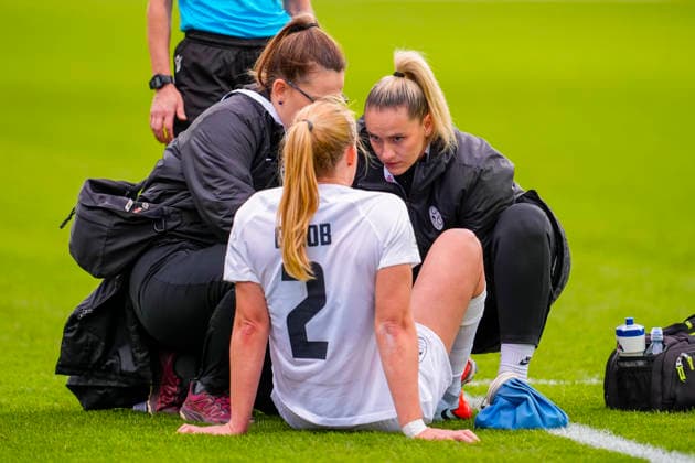 Women s international football match Norway Slovenia Lillestrom 20260414 Slovenia s Lana Golob out with injury in the Women s World Cup qualifying match between Norway and Slovenia at Arasen Stadium Photo Lise Aserud NTB Lillestrom Norway EDITORIAL USE ONLY RESTRICTED USE FOR BETTING COMPANIES  Copyright: xLisexAserudx xNTBx