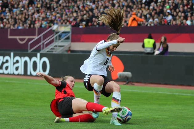 14 04 2026 Soccer Women 2025 2026 World Cup Qualification Europe 3 Matchday Germany Austria Max Morlock Stadium Nuremberg Vivien Endemann Germany, 8, white in duel with Sarah Gutmann Austria, 3, red Nuremberg Bavaria Germany
