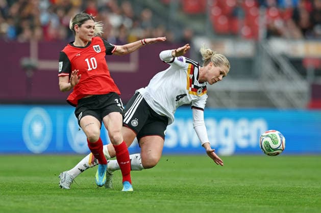 14 04 2026, xovx, Football Womens World Cup Qualification, Germany Austria v l Eileen Campbell Austria , Rebecca Knaak Germany Nuremberg Max Morlock Stadion Bayern Germany DE