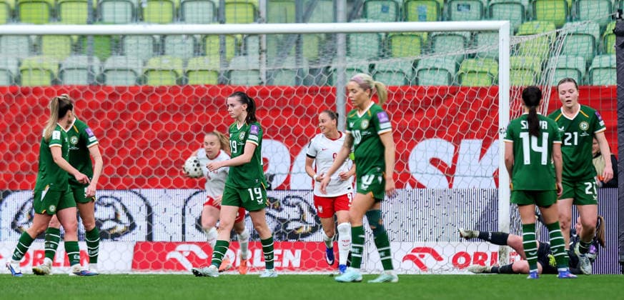 2027 FIFA Women s World Cup European Qualifiers, Polsat Plus Arena, Gdansk, Poland 14 4 2026 Poland vs Republic of Ireland WNT A view of the Ireland team dejected after conceding their 1st goal of the match A view of the Ireland team dejected after conceding their 1st goal of the match 14 4 2026  Copyright: x INPHO RyanxByrnex RB1_4317