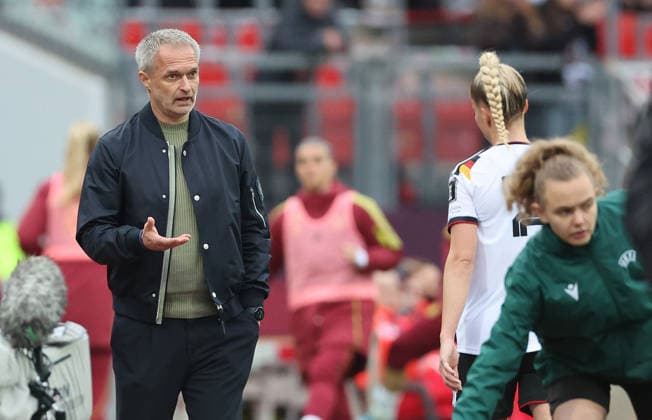 Giulia Gwinn Verletzung , , WM Frauen Qualifikation , Deutschland-Österreich , Fußball , Frauen , in den Max Morlock Stadion, in Nürnberg , Bayern , Deutschland. April 14 , 2026 . Photo by: Davide Elias IPA Photo Pressefoto DENL Copyright: xDavidexEliasx