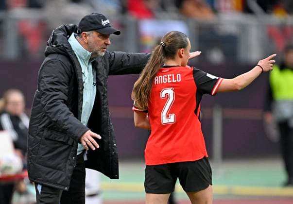 14 04 2026, World Cup Qualification Europe, Women 2026, Matchday 3, Germany Austria, at Max Morlock Stadium Nuremberg, from left coach AlexanderÊSchriebl Austria and Chiara D Angelo Austria