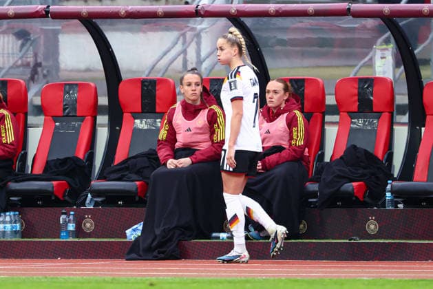 Giulia Gwinn 7, Germany after her earlier substitution in the match between Germany v Austria, Football, Women, Womens World Cup Qualification, 2025 2026, Matchday 3 on 14 04 2026 in Nuremberg, Max Morlock Stadion Bayern Germany