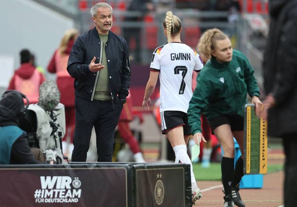 Giulia Gwinn Verletzung , , WM Frauen Qualifikation , Deutschland-Österreich , Fußball , Frauen , in den Max Morlock Stadion, in Nürnberg , Bayern , Deutschland. April 14 , 2026 . Photo by: Davide Elias IPA Photo Pressefoto DENL Copyright: xDavidexEliasx