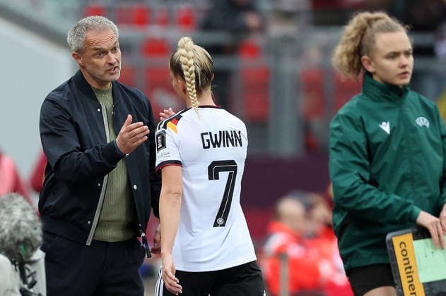 Giulia Gwinn Verletzung , , WM Frauen Qualifikation , Deutschland-Österreich , Fußball , Frauen , in den Max Morlock Stadion, in Nürnberg , Bayern , Deutschland. April 14 , 2026 . Photo by: Davide Elias IPA Photo Pressefoto DENL Copyright: xDavidexEliasx