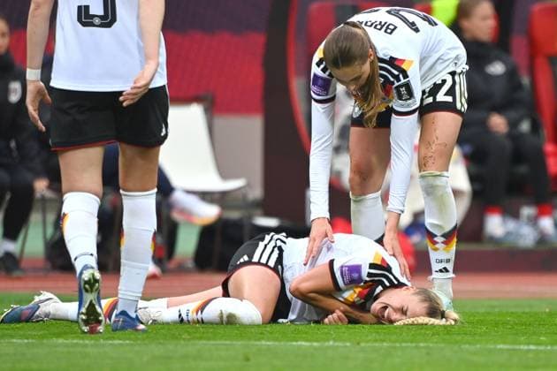 Giulia GWINN (GER), verletzt,Verletzung Fussball WM Qualifikation Frauen Deutschland - Oesterreich am 14.04.2026 Max-Morlock-Stadion Nuernberg. Â *** Giulia GWINN GER , injured,Injury Soccer World Cup Qualification Women Germany Austria on 14 04 2026 Max Morlock Stadium Nuremberg Â